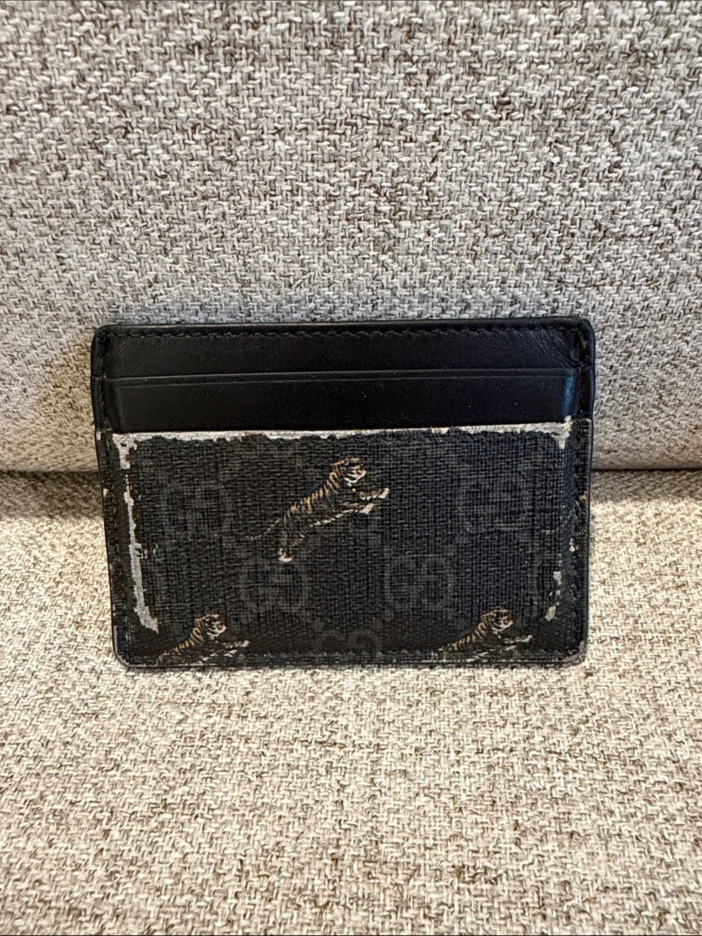 Gucci Tiger card holder-used-distressed exterior